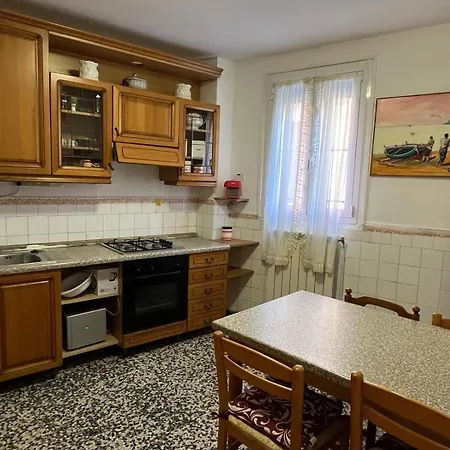 Piano Terra Con Giardino Moneglia