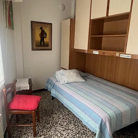 Piano Terra Con Giardino * Moneglia