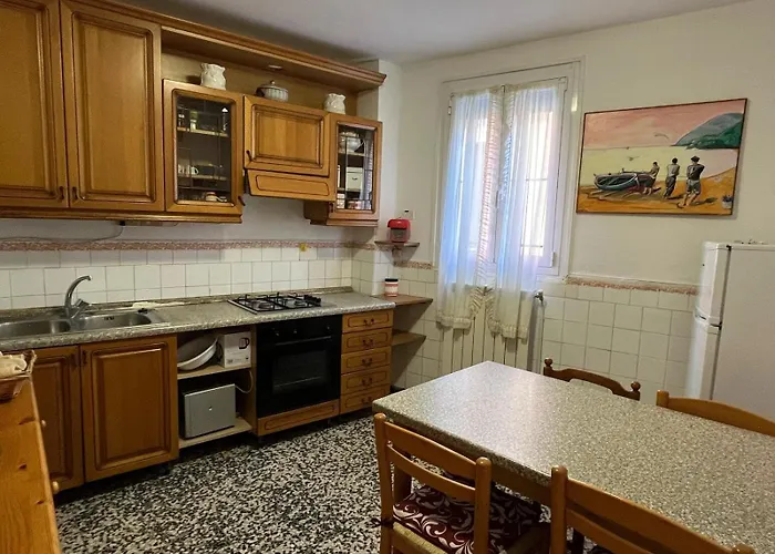 Piano Terra Con Giardino Moneglia